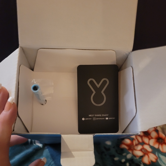 40oz NIB Meoky Blue Gradient Tumbler - Picture 3 of 4